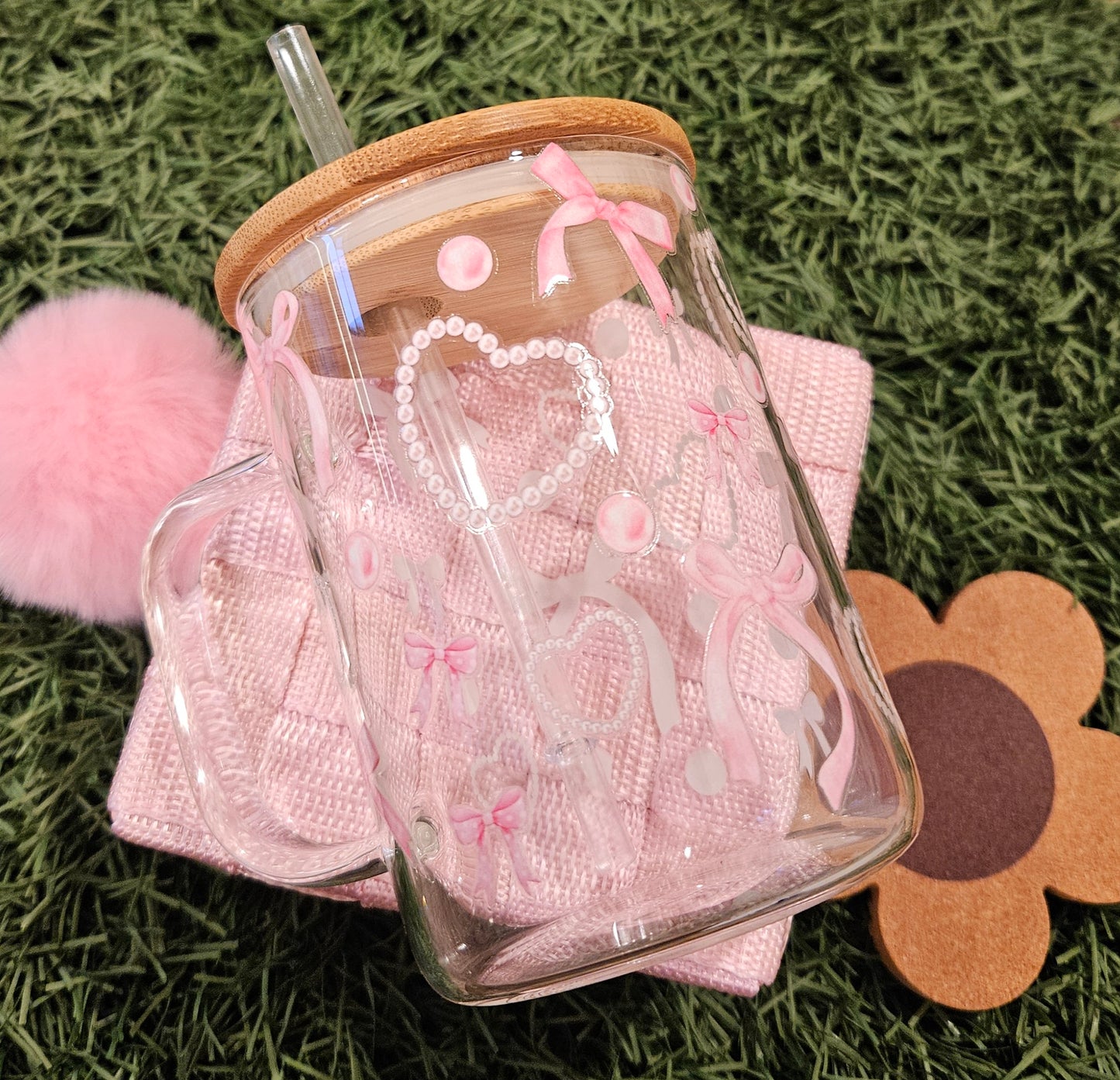 Pearls and Bows - 15oz Glass Tumbler with Handle and Bamboo Lid