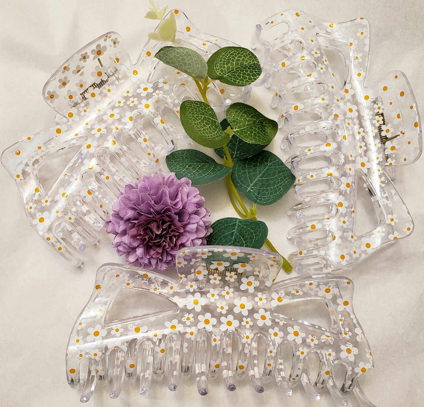 Jumbo Daisy Hair Claw Clip