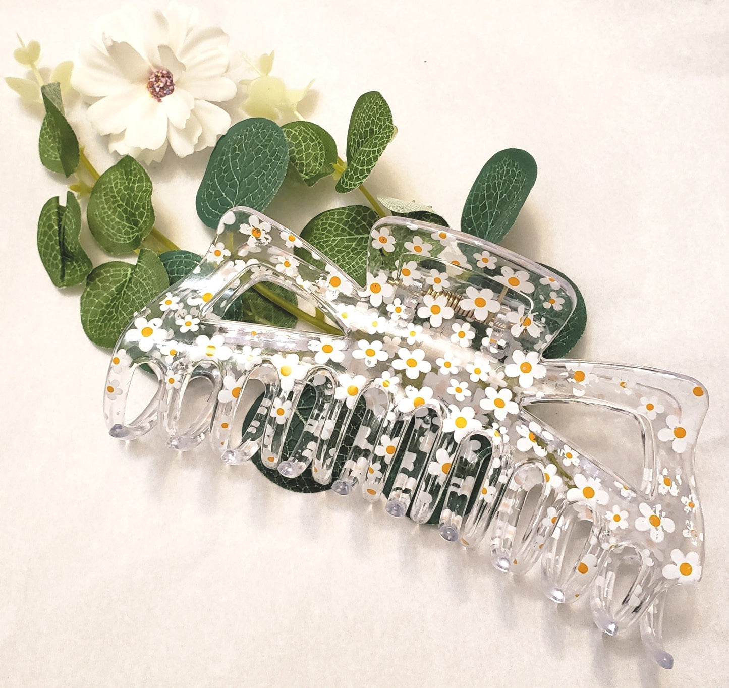Jumbo Daisy Hair Claw Clip