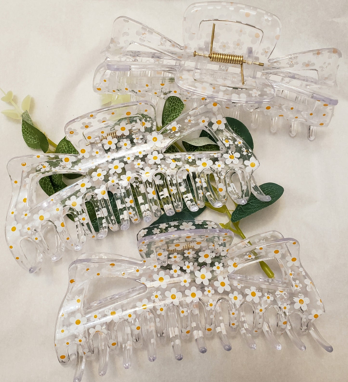 Jumbo Daisy Hair Claw Clip