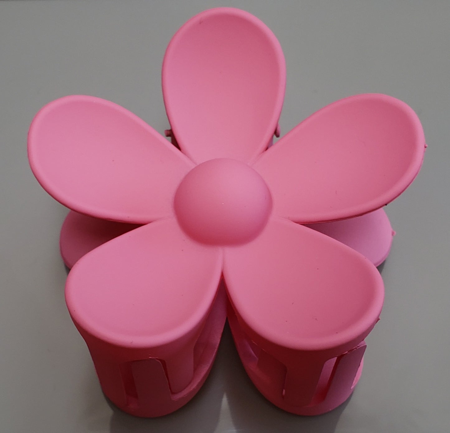 Jumbo Daisy Hair Claw Clips