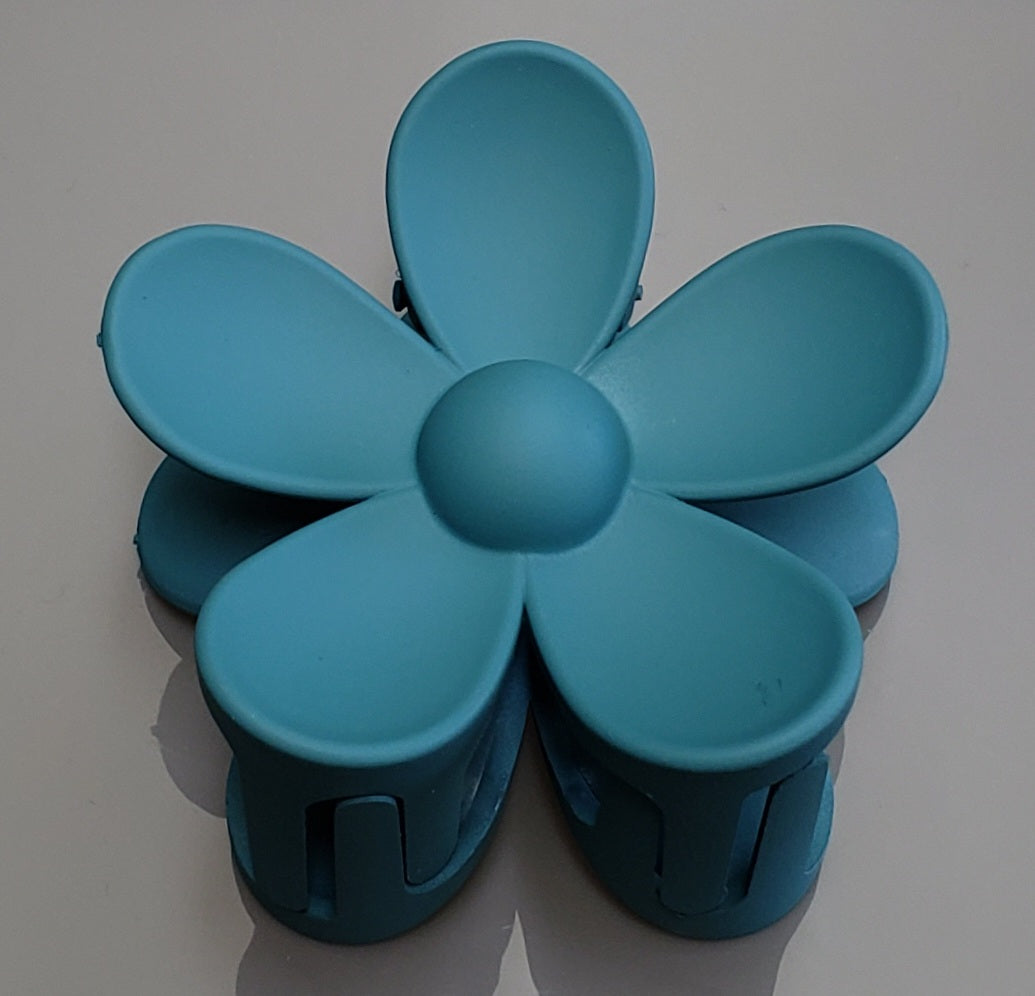 Jumbo Daisy Hair Claw Clips