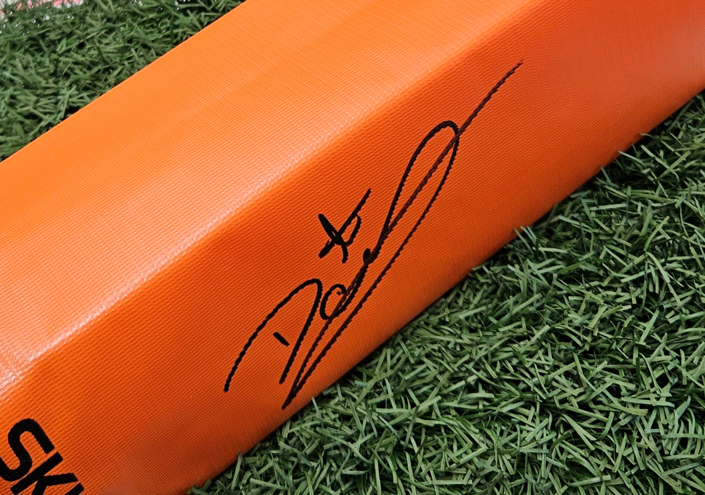 Daunte Culpepper Signed Full-Size End Zone Pylon (JSA) UCF, Vikings, Dolphins...