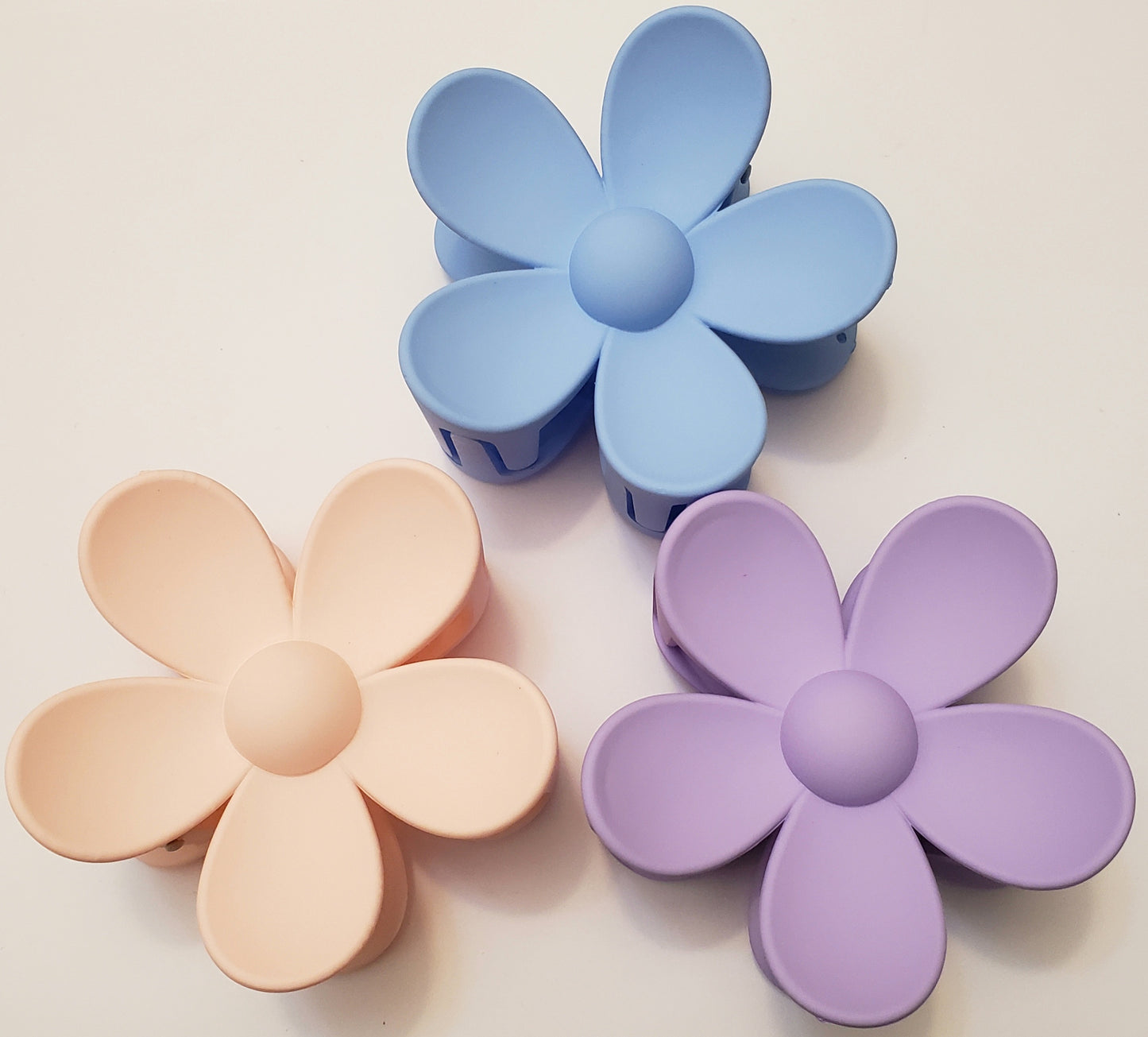 Jumbo Daisy Hair Claw Clip