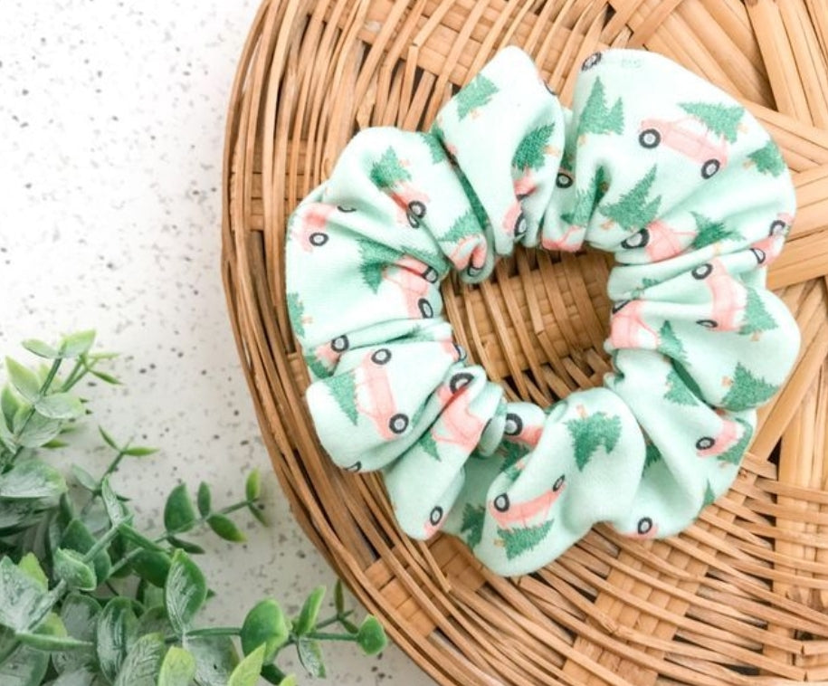 Pink Holiday Cars Scrunchie and Wristlet