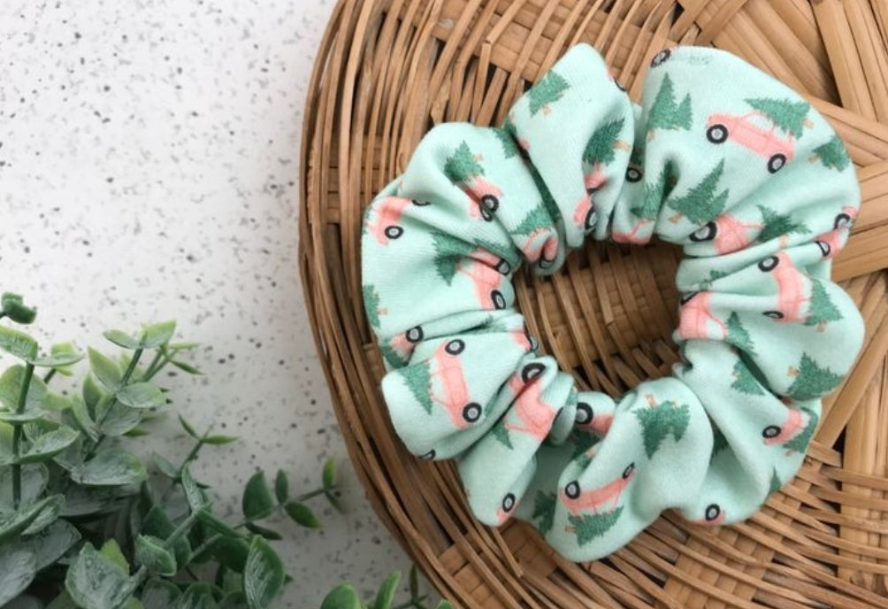 Pink Holiday Cars Scrunchie and Wristlet